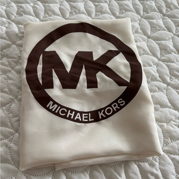 Michael Kors Dillon Satchel Brown Acorn NWT - Picture 16 of 16